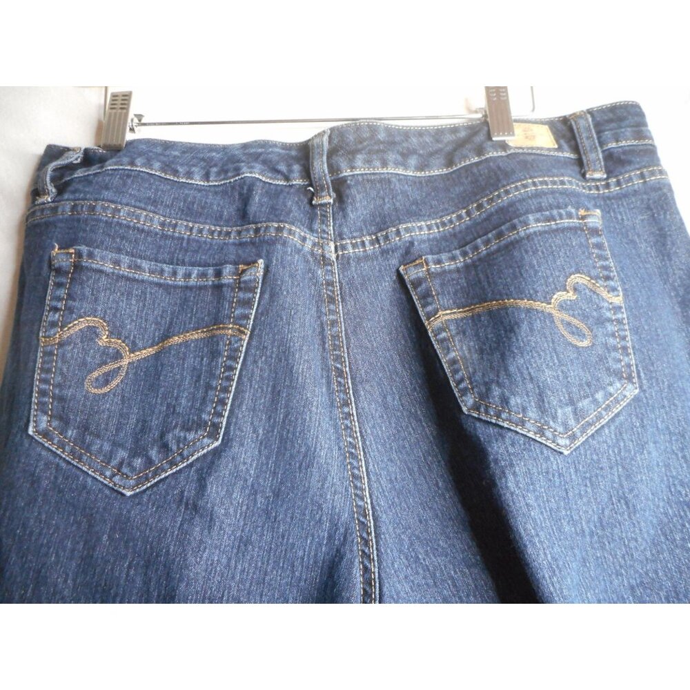 Bandolino Jeans Size 16 Mandie Classic Fit Womens cotton dark wash 5 pocket - Picture 3 of 6